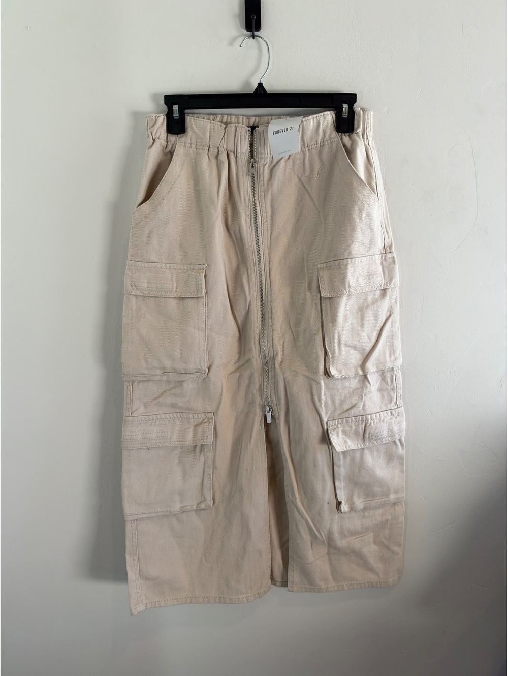 Forever 21 Beige Cargo Midi Skirt – Size Medium NWT